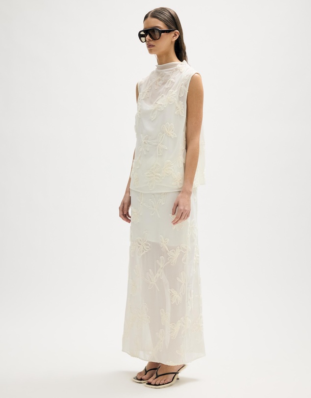 Minima Esenciales - Maelle Floral Applique Top