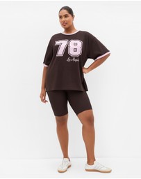 City Chic - Plus size Oversized LA Print Tee - chocolate