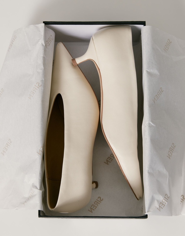 Siren - Flynn Point Toe Pumps