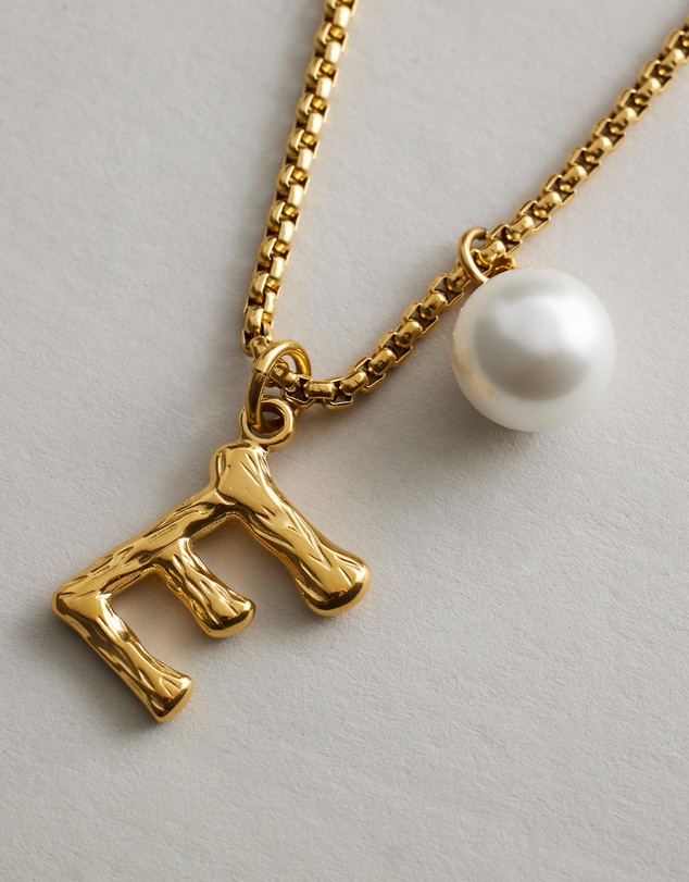 Zahar - Pearl Letter E Necklace