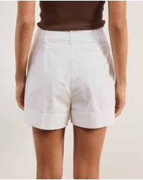 Atmos&Here - Tova Belt Detail Shorts