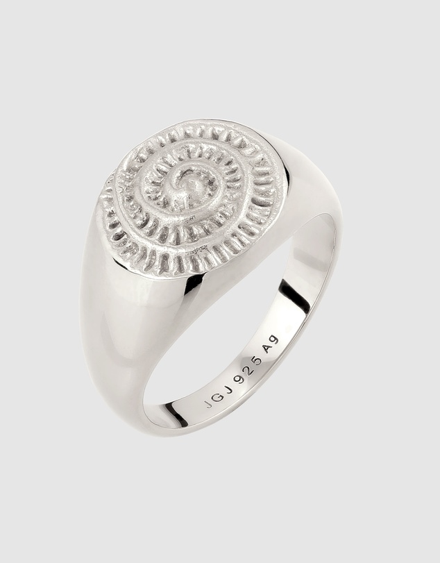 Kuzzoi - ICONIC EXCLUSIVE - Signet Ring with Spiral Shell Emblem in 925 Sterling Silver