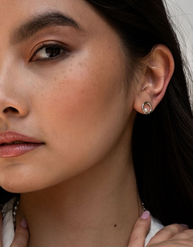 Dower & Hall - Women's Open Circle & White Pearl Waterfall Earrings In Sterling Silver