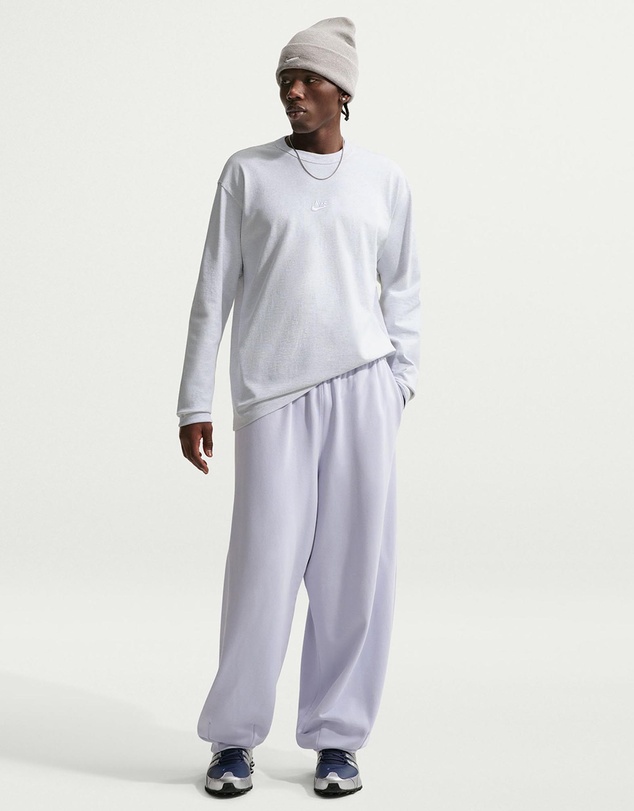 Nike - Sportswear Premium Essentials Long-Sleeve T-Shirt