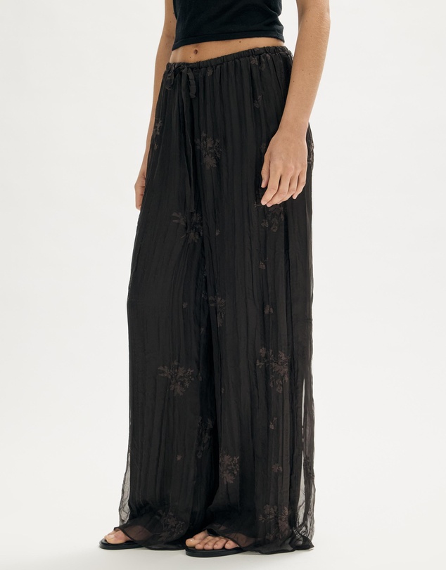 Minima Esenciales - Mila Embroidered Plisse Pants