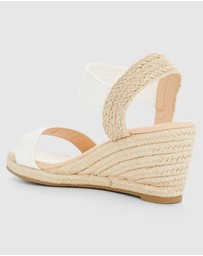 Easy Steps - Sylvie