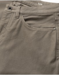 Rodd & Gunn - Motion 2 Straight Jean Short Leg