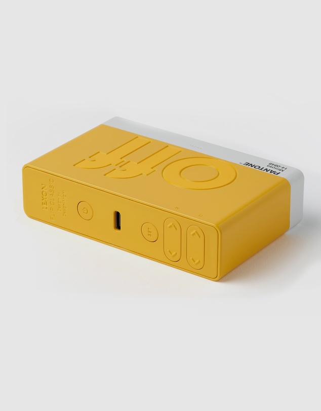 Lexon - Lexon Flip Classic Reversible Alarm Clock PANTONE - Yellow