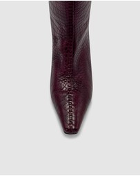 Brie Leon - Gwen Boot