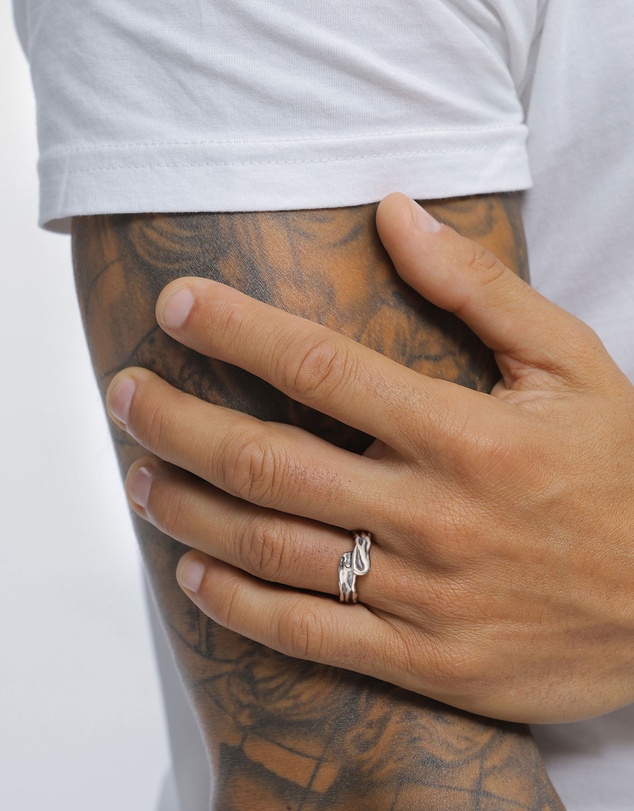 Kuzzoi - ICONIC EXCLUSIVE - Organic Band Ring in Oxidised 925 Sterling Silver