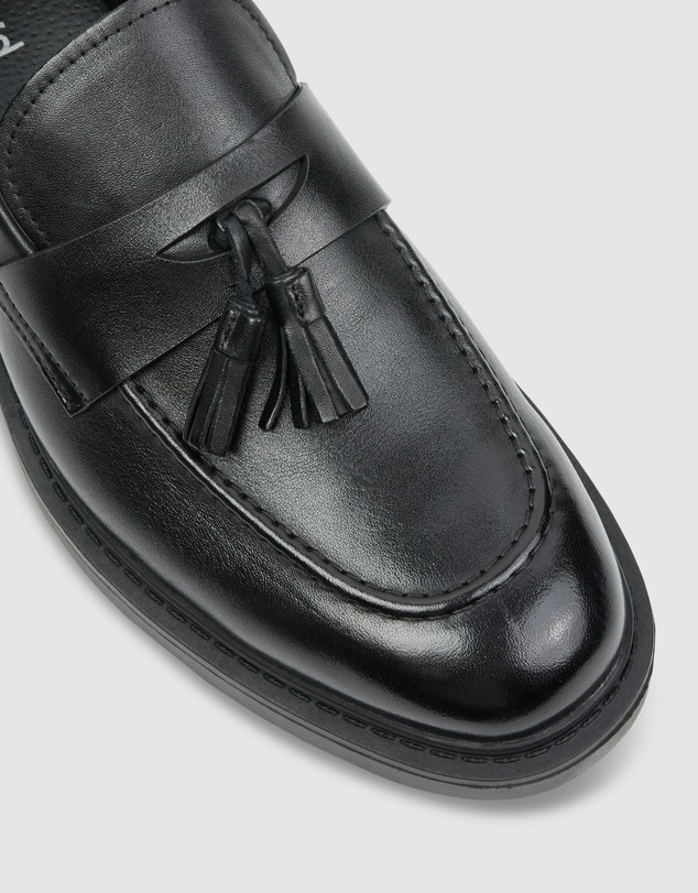 yd. - Chester Tassel Loafer
