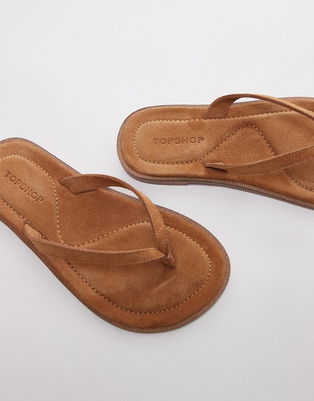 TOPSHOP - Jay Real Suede Toe Thong Flat Sandals