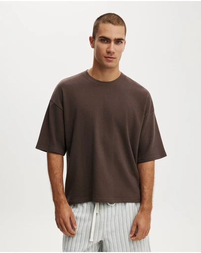 Cotton On - Cropped Fit T-Shirt