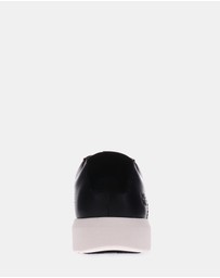 Mia Vita - Brooklyn Lace-Up Casual Sneaker - Black