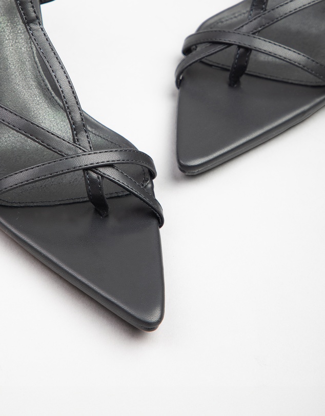 RAID - Layne Pointed Toe Kitten heeled sandals in Black
