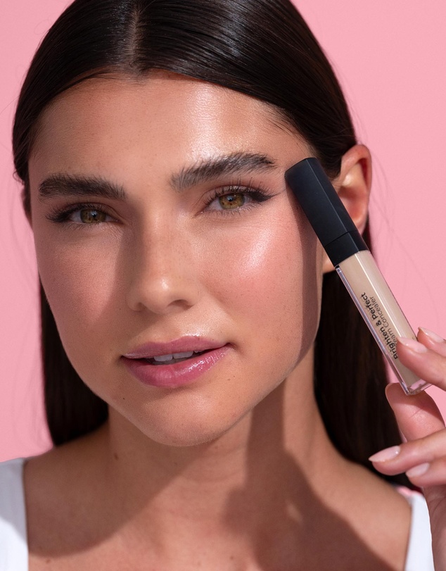 MCoBeauty - Brighten & Perfect Cream Concealer - Medium 1 (Natural Beige)