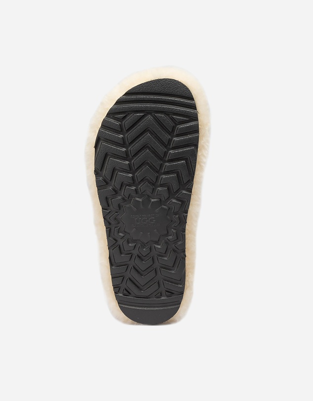 Ozwear Connection Uggs - Ugg Signature Shearling Slippers