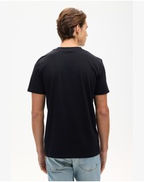 Superdry - Outdoors Graphic Tee