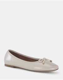 Miss Sofie - Lennie Flats