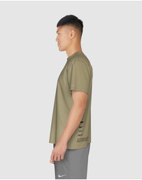 Nike - Specs Short Sleeve Hydroguard Top