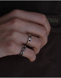 SUE THE BOY - Axis Band Ring