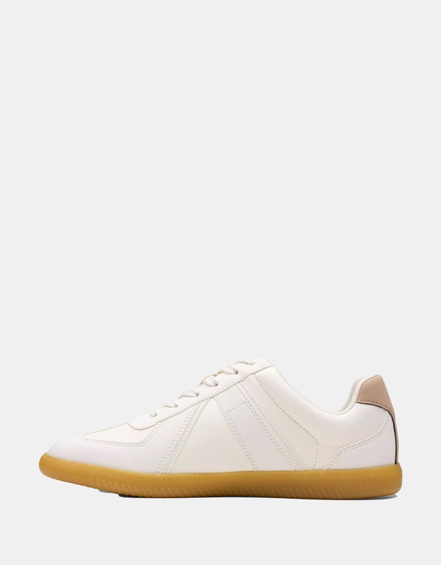 Clarks - Nykole Step White