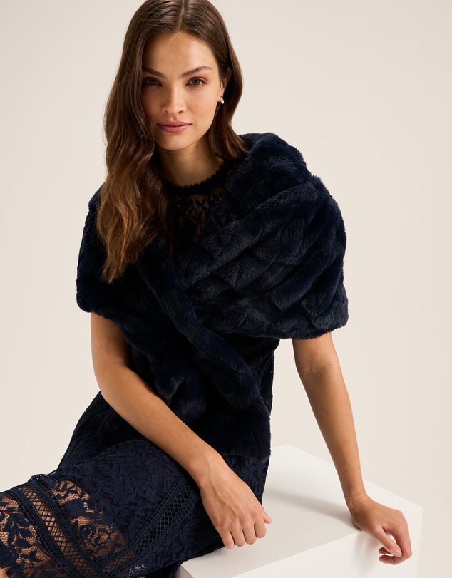 Review - Sovereign Faux Fur Stole