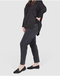 Love Your Wardrobe - Gabby Black Wash Stretch Jeans