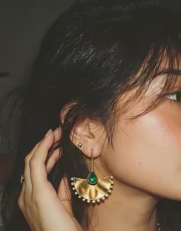 Mossée - Vida Vintage Gold Pearl Fan Stud Earrings