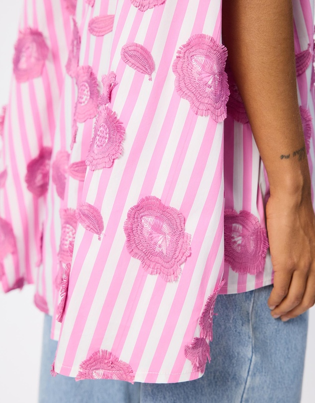 Grace Willow - Michi 3D Applique Oversized Shirt