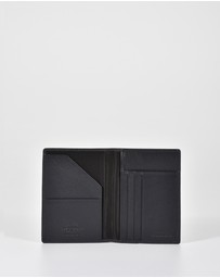 Cobb & Co - Lyon Leather RFID Passport Card Holder