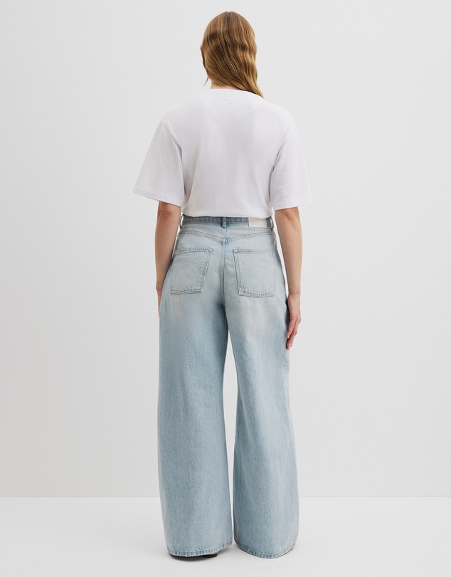Country Road - Curved Wide Leg Jean