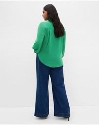 City Chic - Plus size Jane Tie Hem Shirt - kelly green