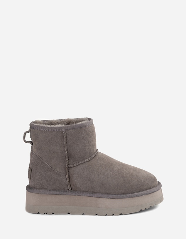 Ozwear Connection Uggs - Ugg Classic Platform Mini Boots (Water Resistant)