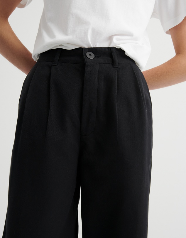 Kowtow - Franz Pant