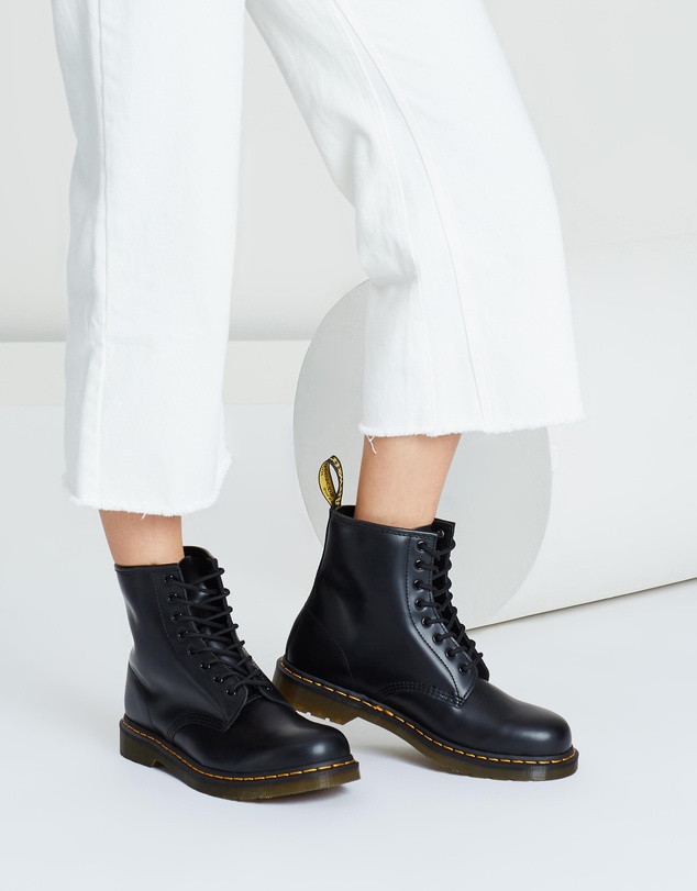 Dr Martens - Unisex 1460 Smooth 8-Eye Boots