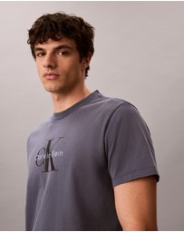 Calvin Klein Jeans - Acid Wash Monologo Graphic Relaxed T-Shirt