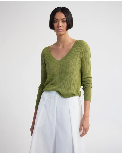 Oxford - Renee Deep V-Neck
