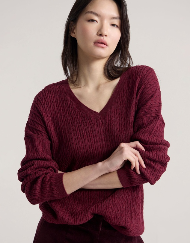Oxford - Drew Cable V-Neck Knit