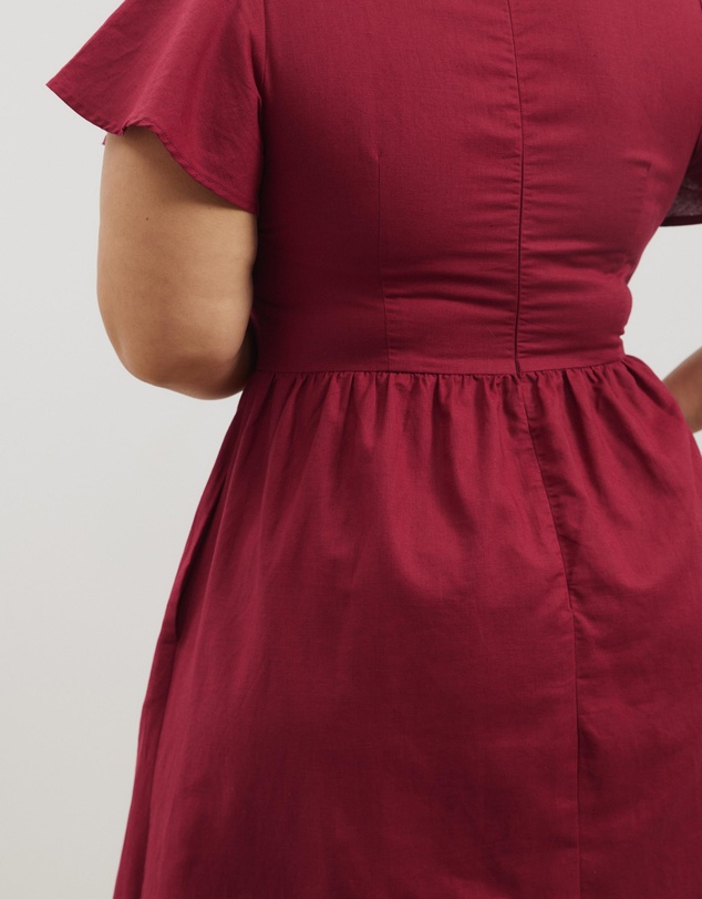 Atmos&Here Curvy - Jade Flutter Sleeve Midi Dress