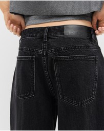 UNISON - Barrel Leg Jean
