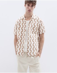 UNISON - Wavy Print Regular Fit Shirt