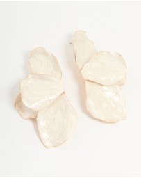 Lovisa - Gold Cream Enamel Organic Flower Stud Earrings