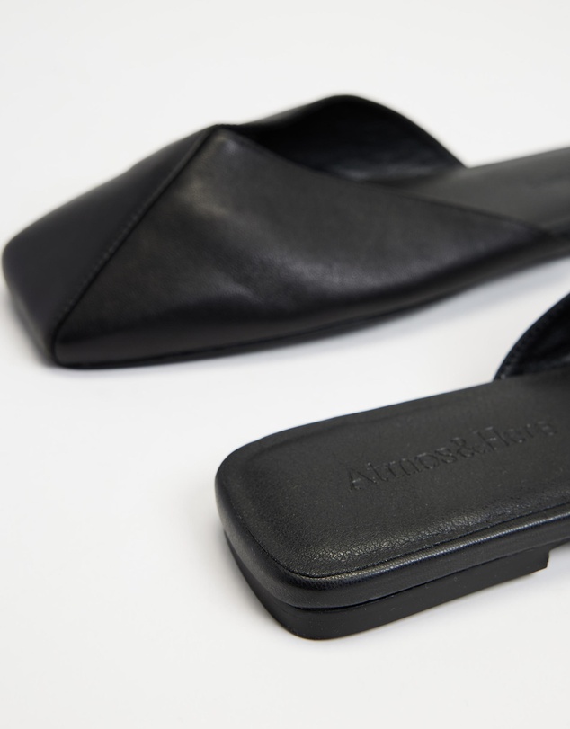 Atmos&Here - Sylvie Square Toe Leather Flats