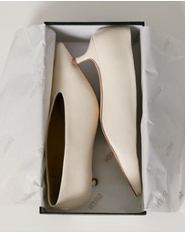 Siren - Flynn Point Toe Pumps