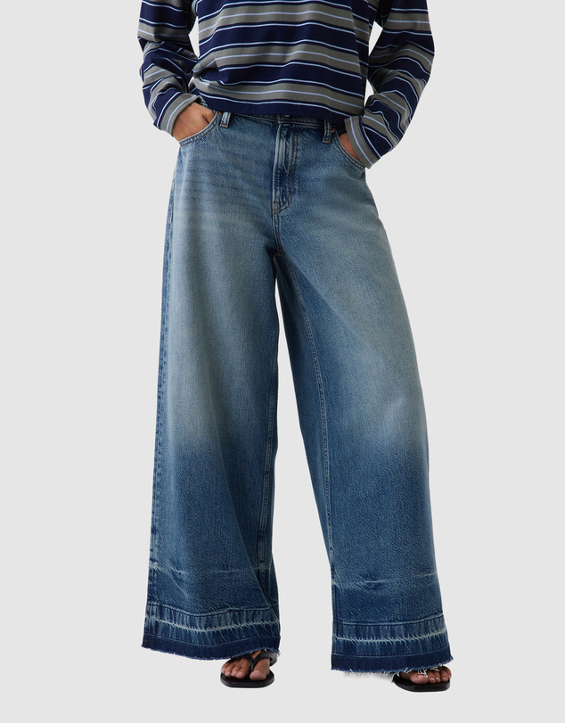 GAP - Mid Rise Baggy Jeans