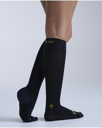 2XU - Flight Bamboo Charcoal Compression Socks