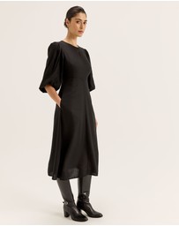Review - Raphaela Dress