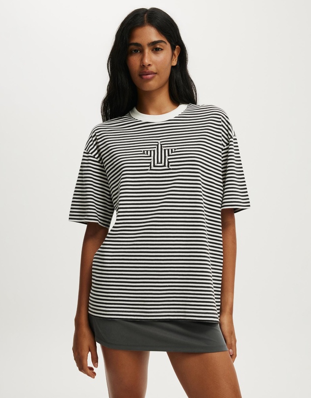 Cotton On - The Boxy Graphic Tee