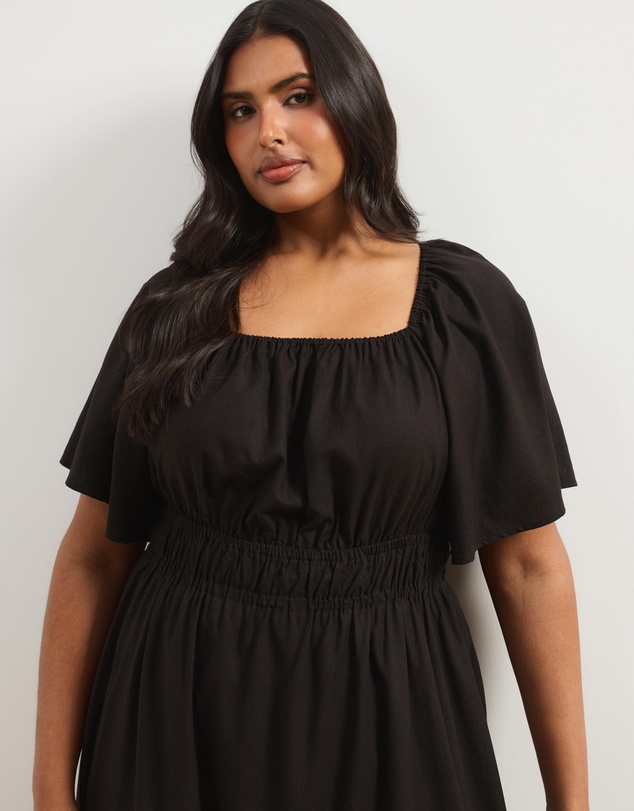 Atmos&Here Curvy - Linen Blend Maxi Dress With Flutter Sleeve